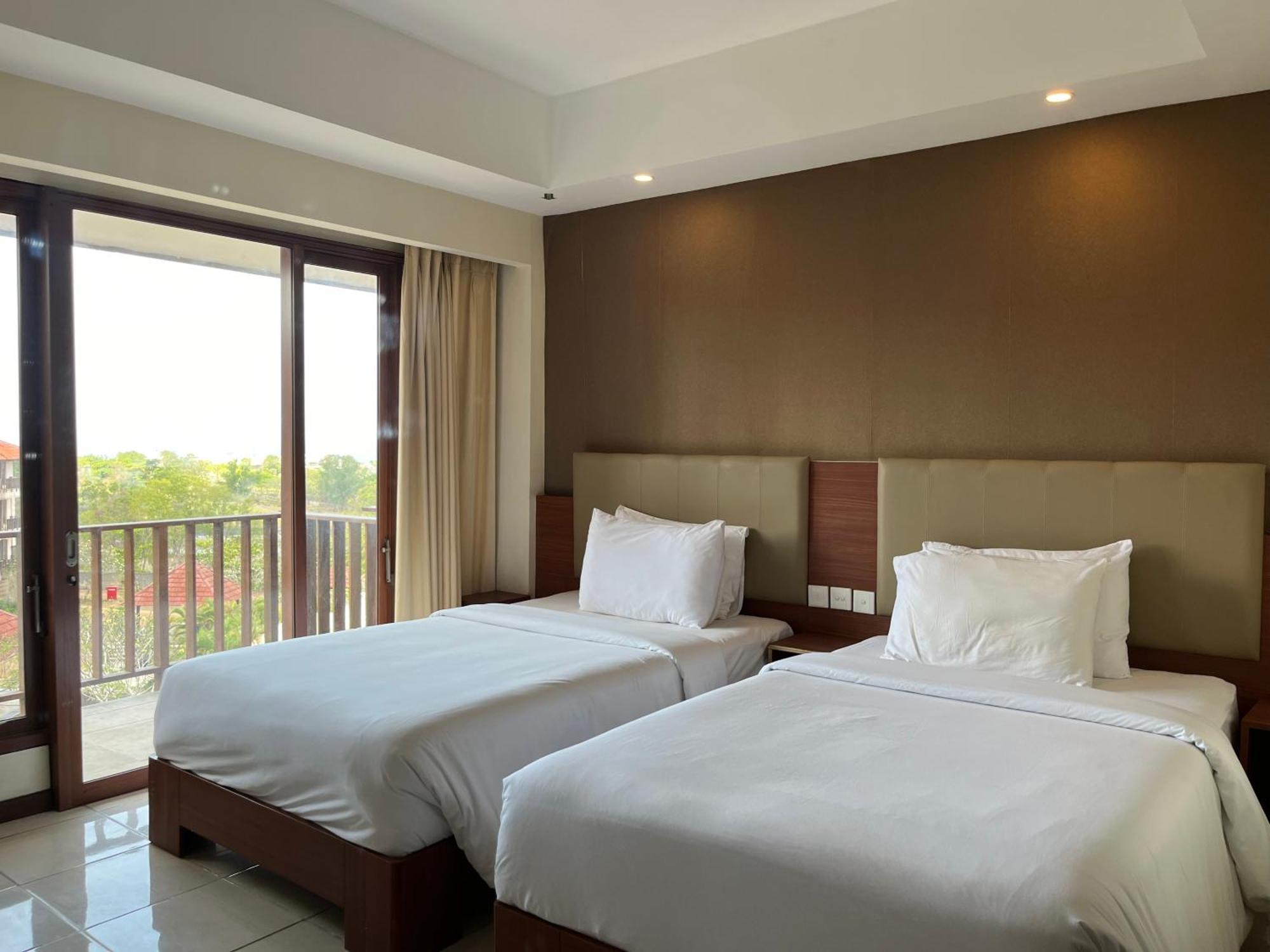 New Kuta Hotel By Lorin Uluwatu Екстериор снимка